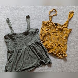 Lot Of 2 American Eagle Tanks - Size M